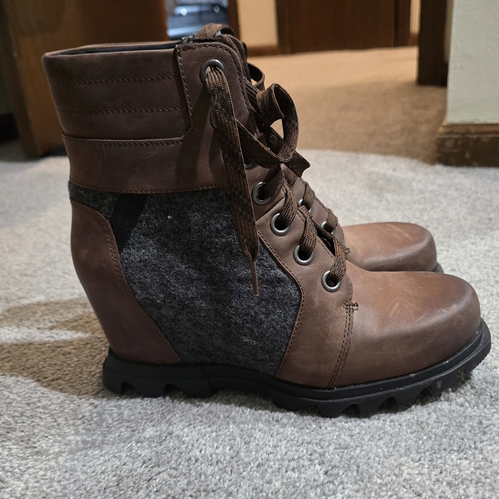 Sorel wedge boots